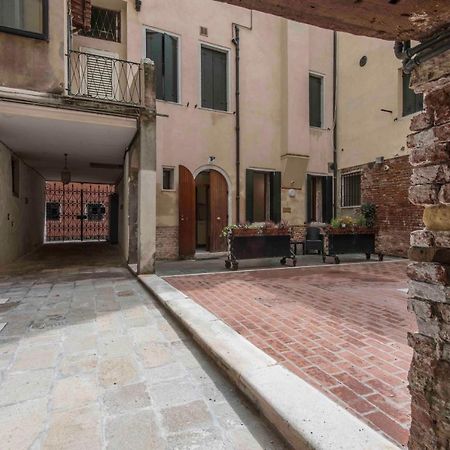 Corte sconta Ca'Maurizio Venezia Esterno foto